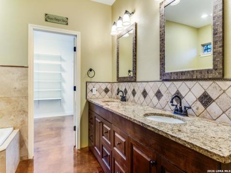 11154 Moorway Helotes TX 78023