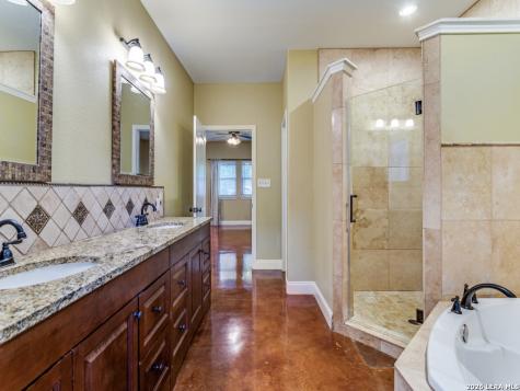 11154 Moorway Helotes TX 78023
