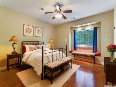 11154 Moorway Helotes TX 78023