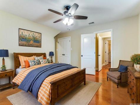 11154 Moorway Helotes TX 78023