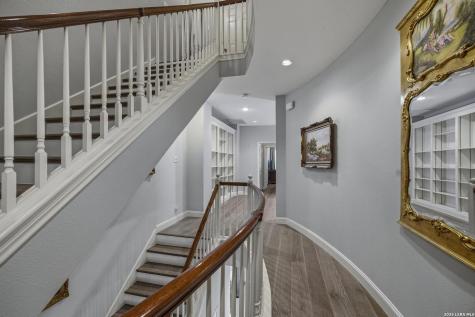145 Elizabeth Alamo Heights TX 78209