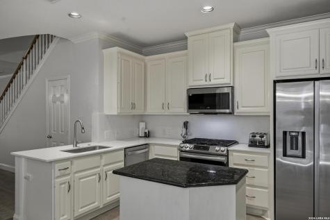 145 Elizabeth Alamo Heights TX 78209