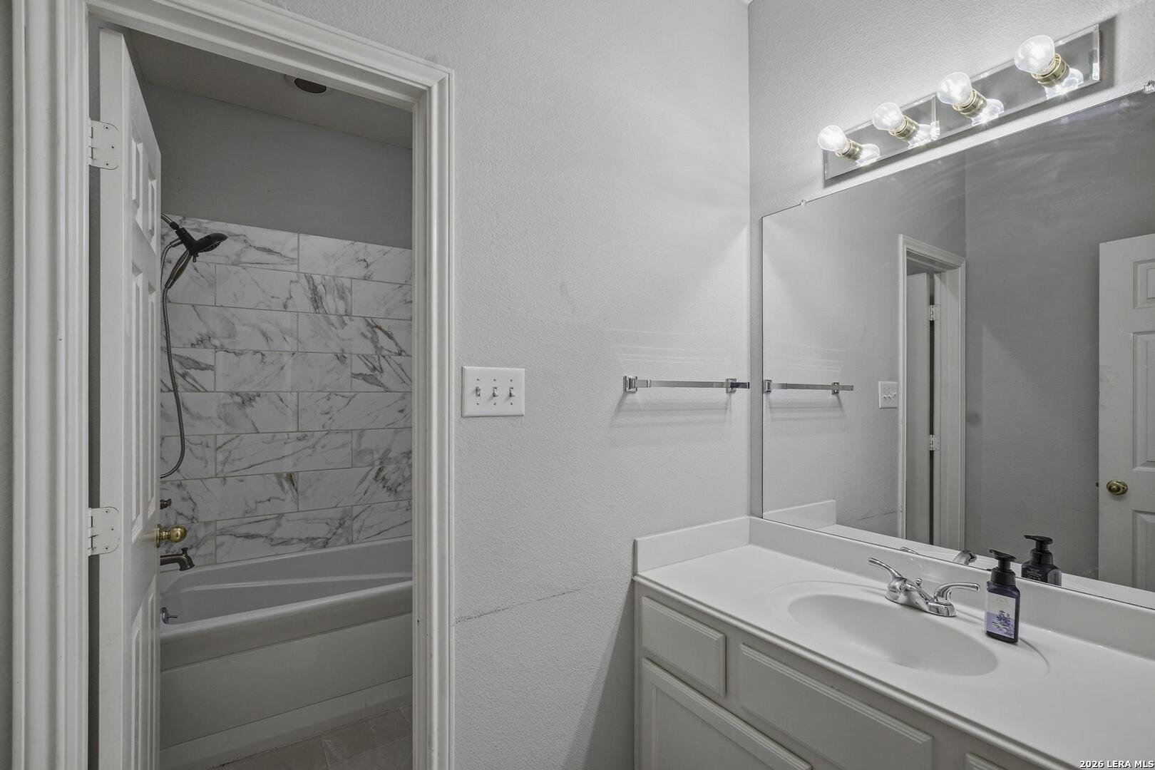 145 Elizabeth Alamo Heights TX 78209