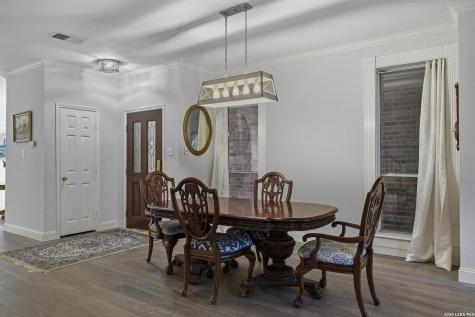 145 Elizabeth Alamo Heights TX 78209