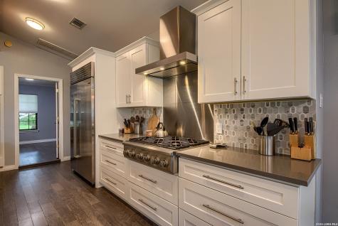 329 Meadowbrook Drive Hollywood Park TX 78232