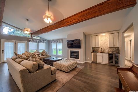 329 Meadowbrook Drive Hollywood Park TX 78232