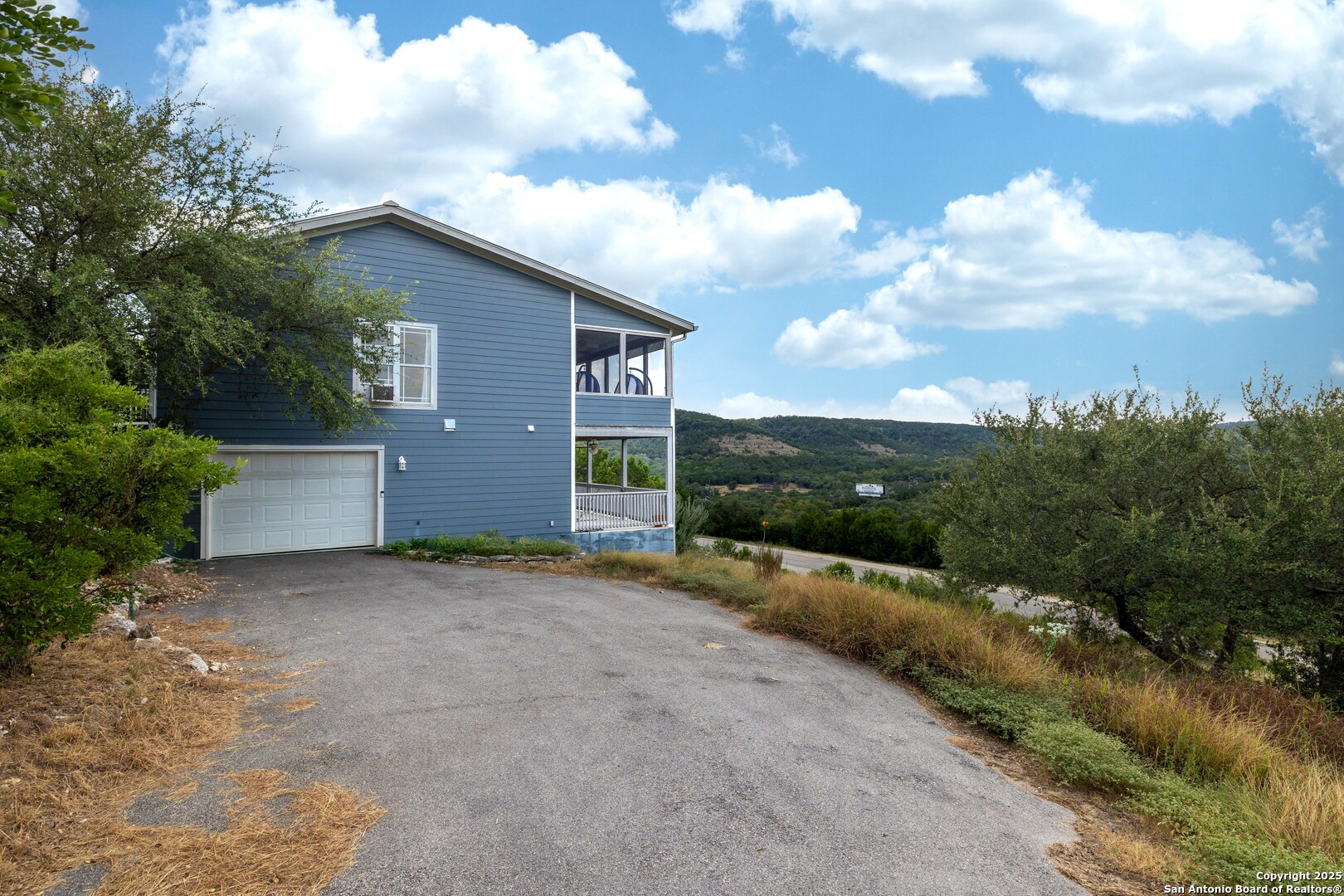 667 Rock Castle Canyon Lake TX 78133