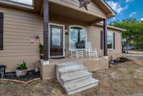 142 County Road 7722 Natalia TX 78059