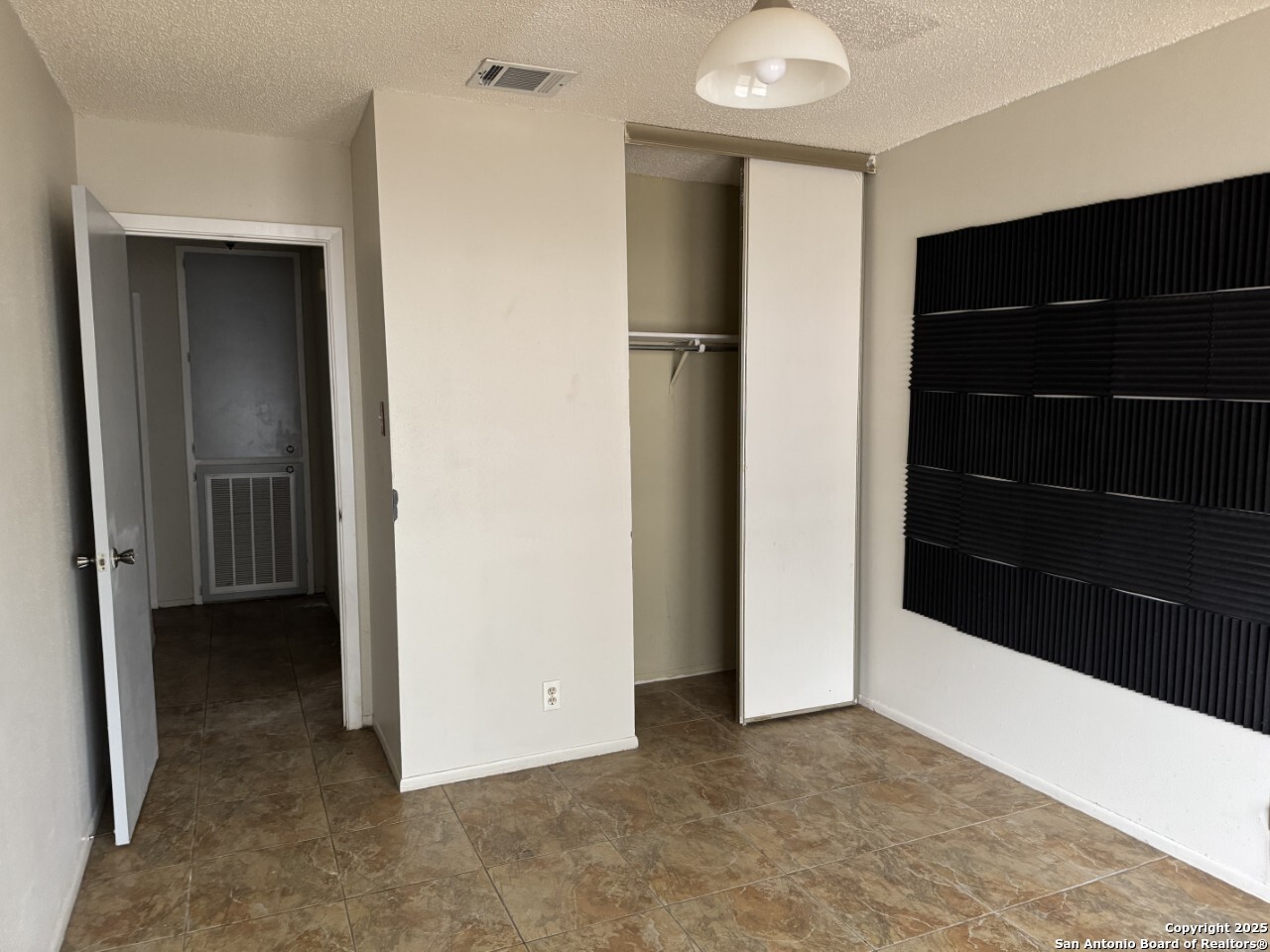 1218 Tinson San Antonio TX 78251