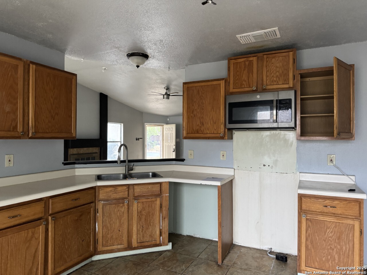 1218 Tinson San Antonio TX 78251