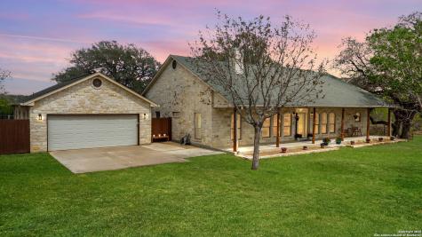 956 County Road 304 Floresville TX 78114