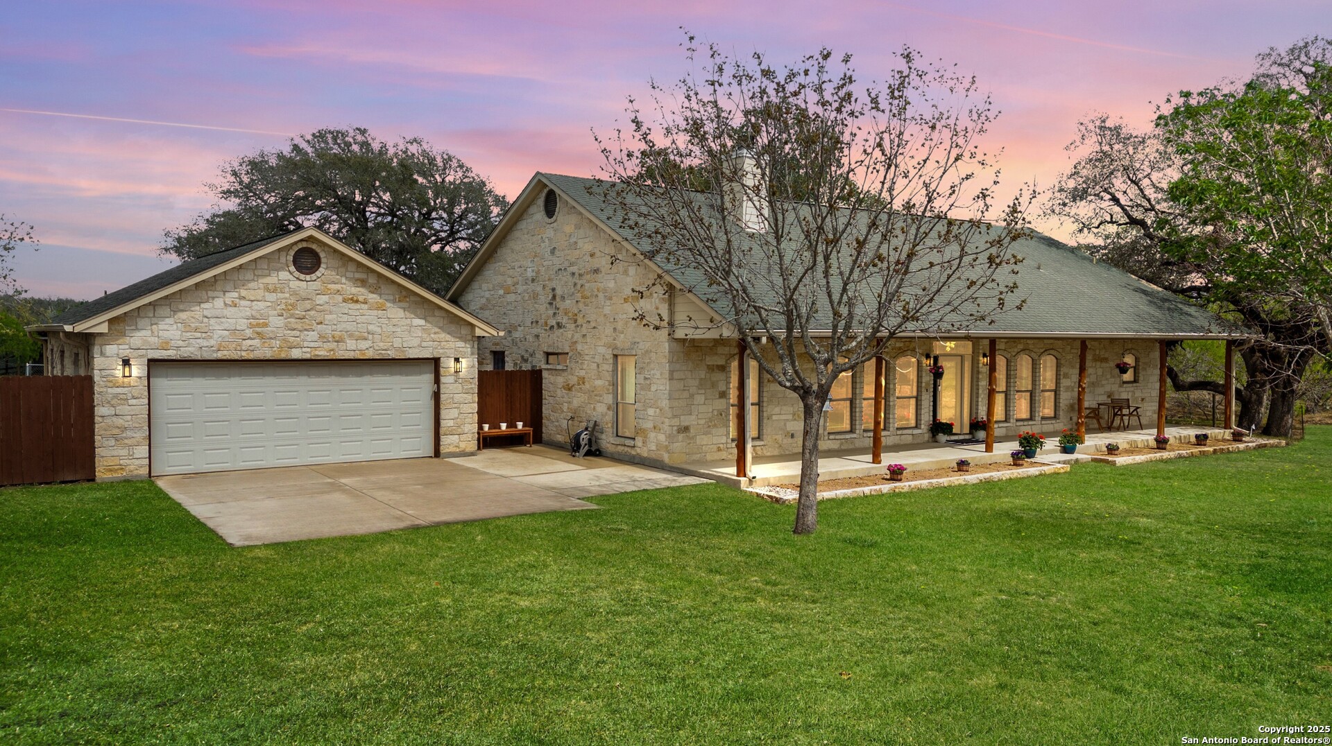 956 County Road 304 Floresville TX 78114