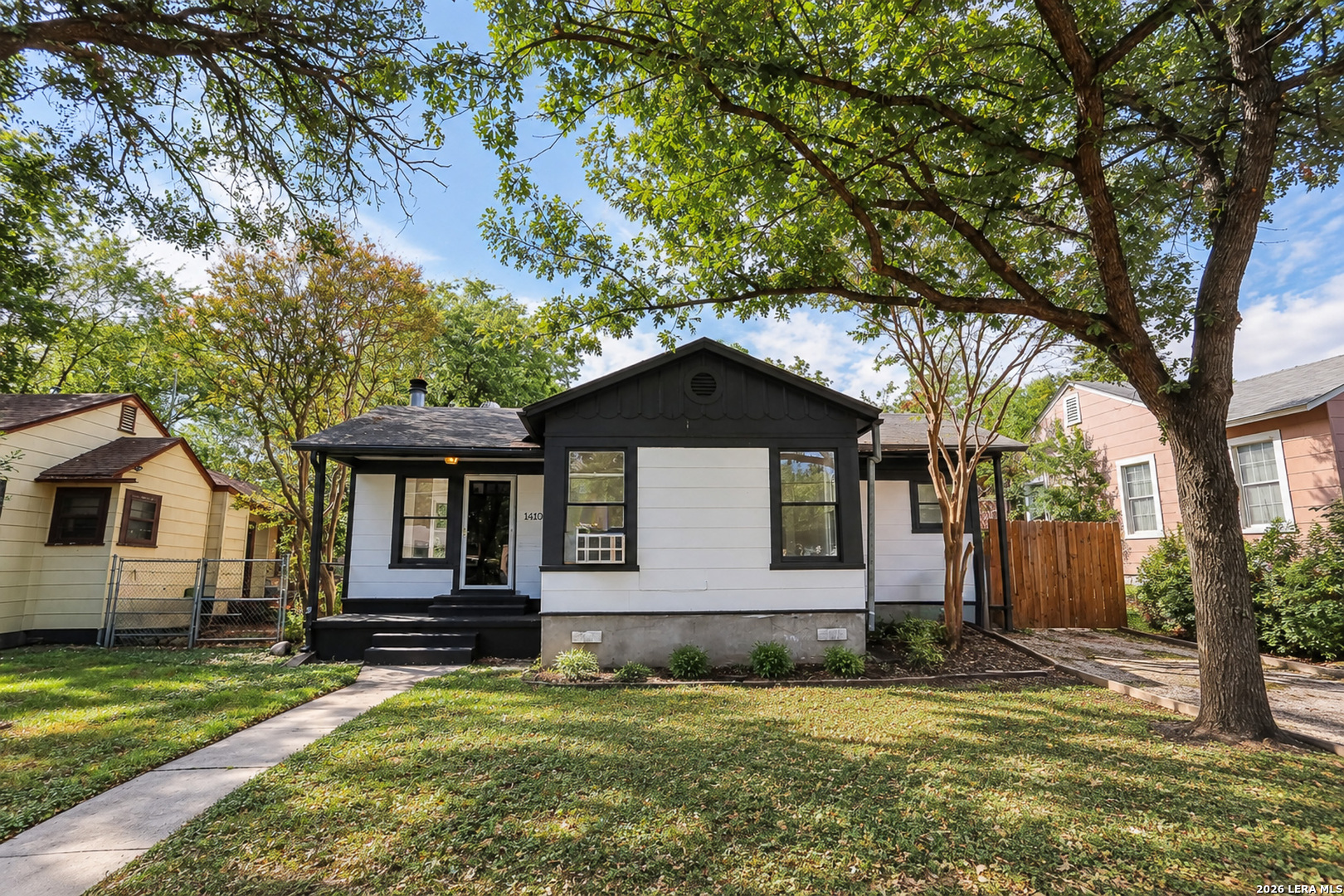 1418 W Lullwood Avenue San Antonio TX 78201