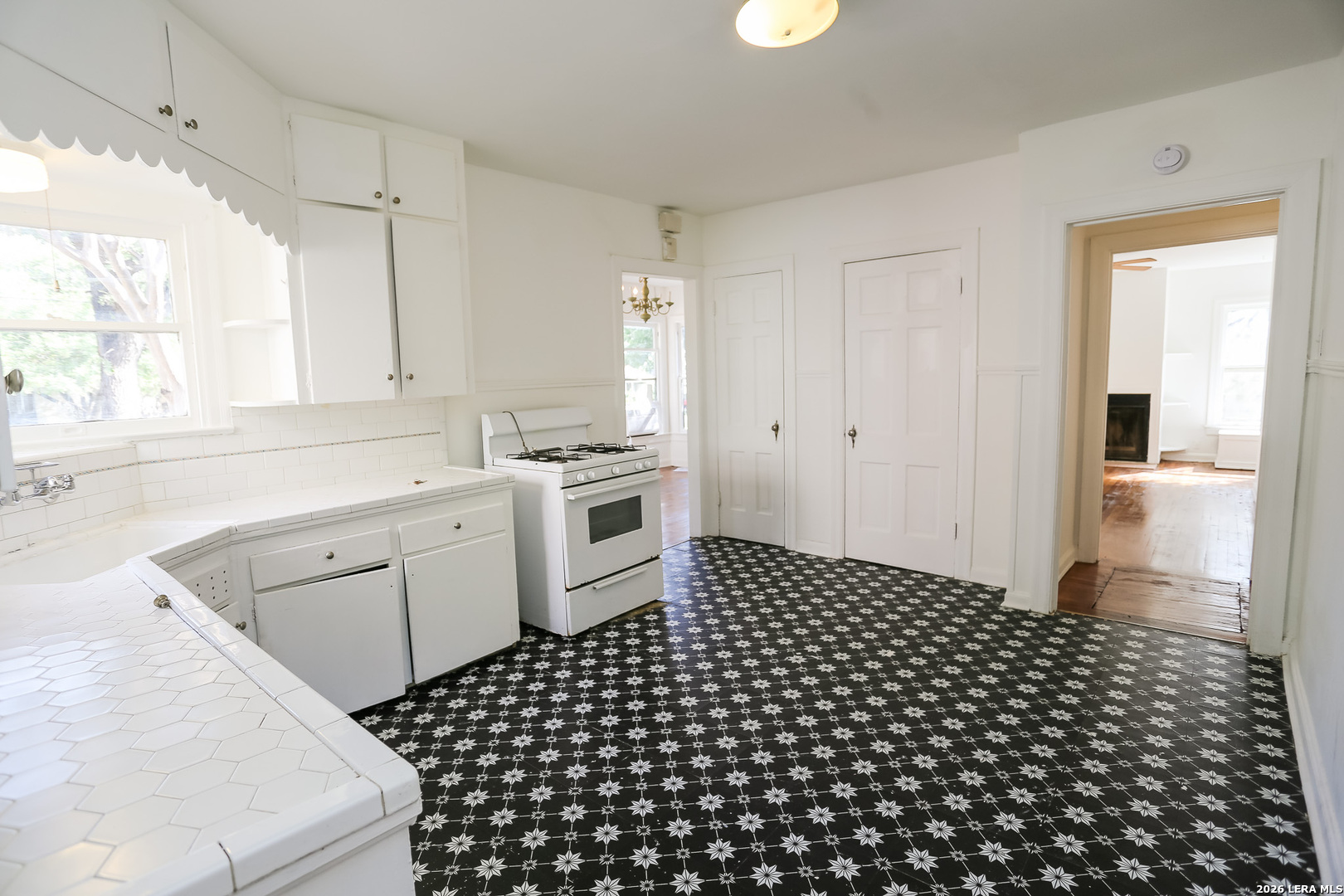 1418 W Lullwood Avenue San Antonio TX 78201