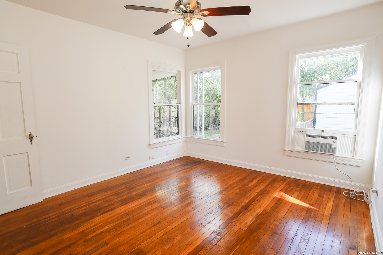 1418 W Lullwood Avenue San Antonio TX 78201