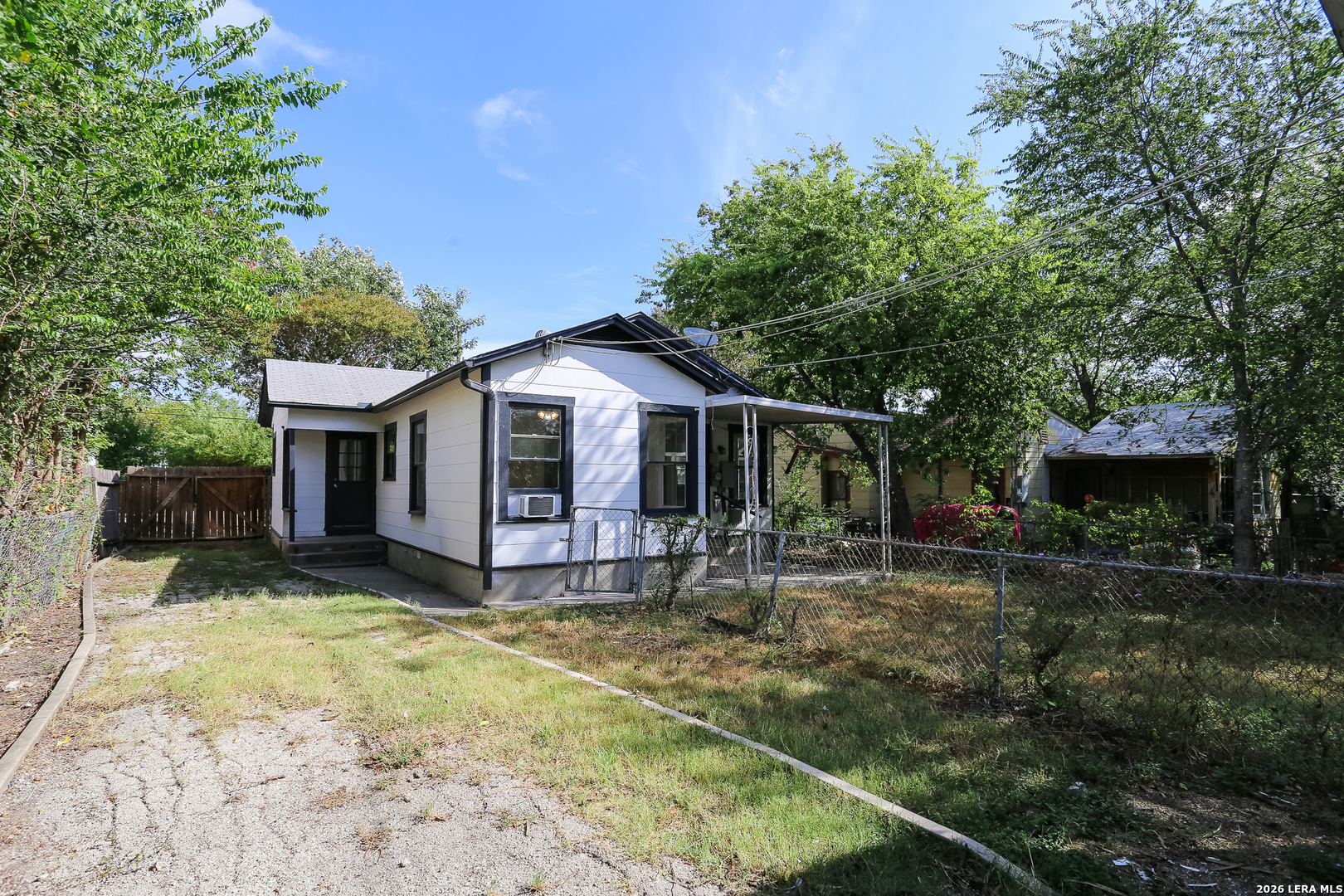 1418 W Lullwood Avenue San Antonio TX 78201