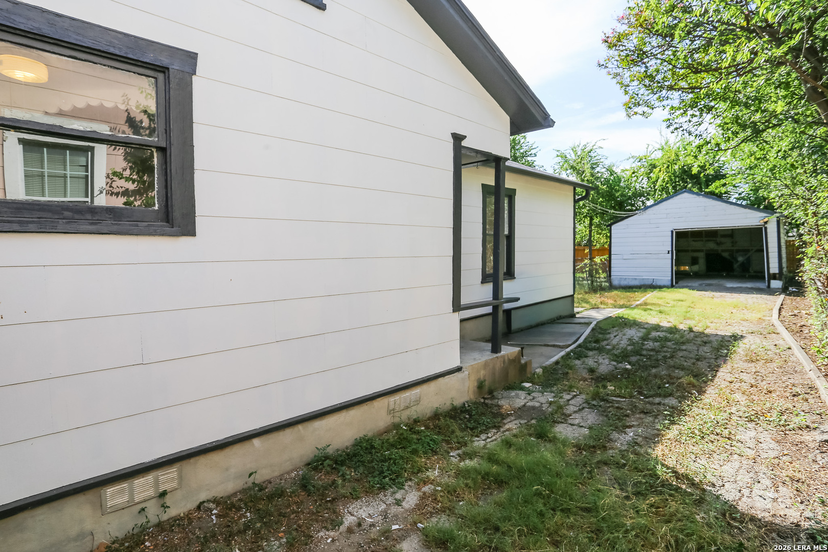 1418 W Lullwood Avenue San Antonio TX 78201