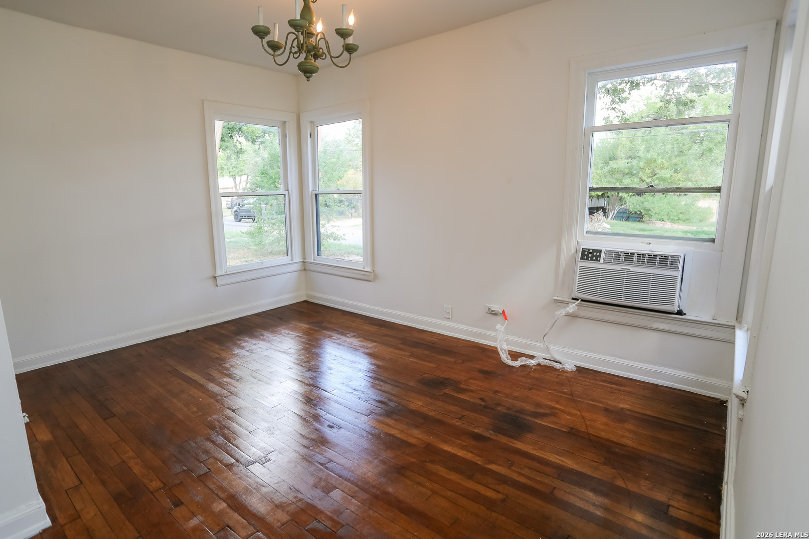 1418 W Lullwood Avenue San Antonio TX 78201