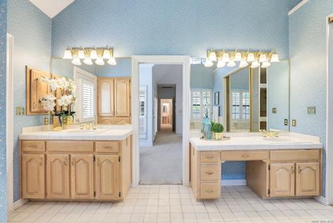 19221 Heather Forest San Antonio TX 78258