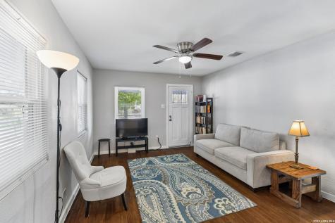 250 Benita San Antonio TX 78210