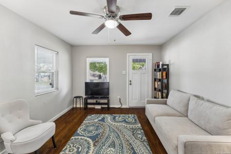 250 Benita San Antonio TX 78210