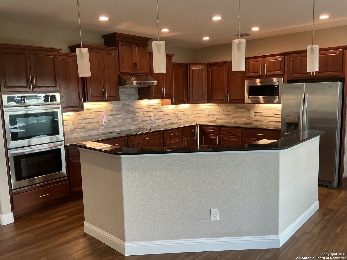 1524 Freshwater Bulverde TX 78163