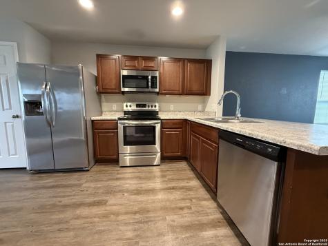 8114 Apex View San Antonio TX 78244