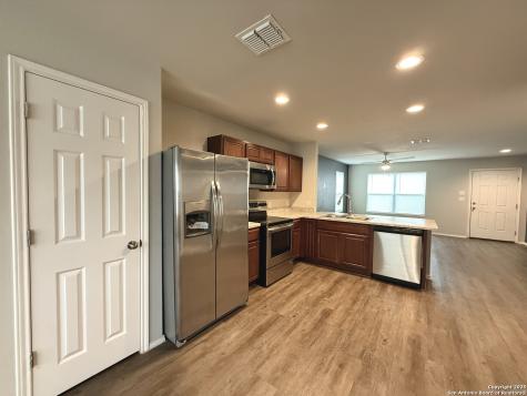 8114 Apex View San Antonio TX 78244