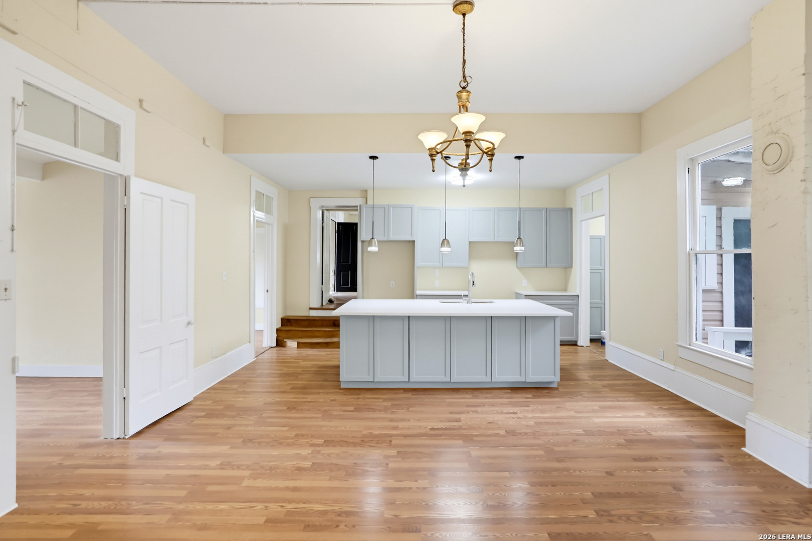 221 W Washington Seguin TX 78155