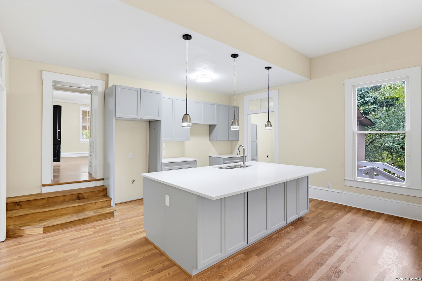 221 W Washington Seguin TX 78155