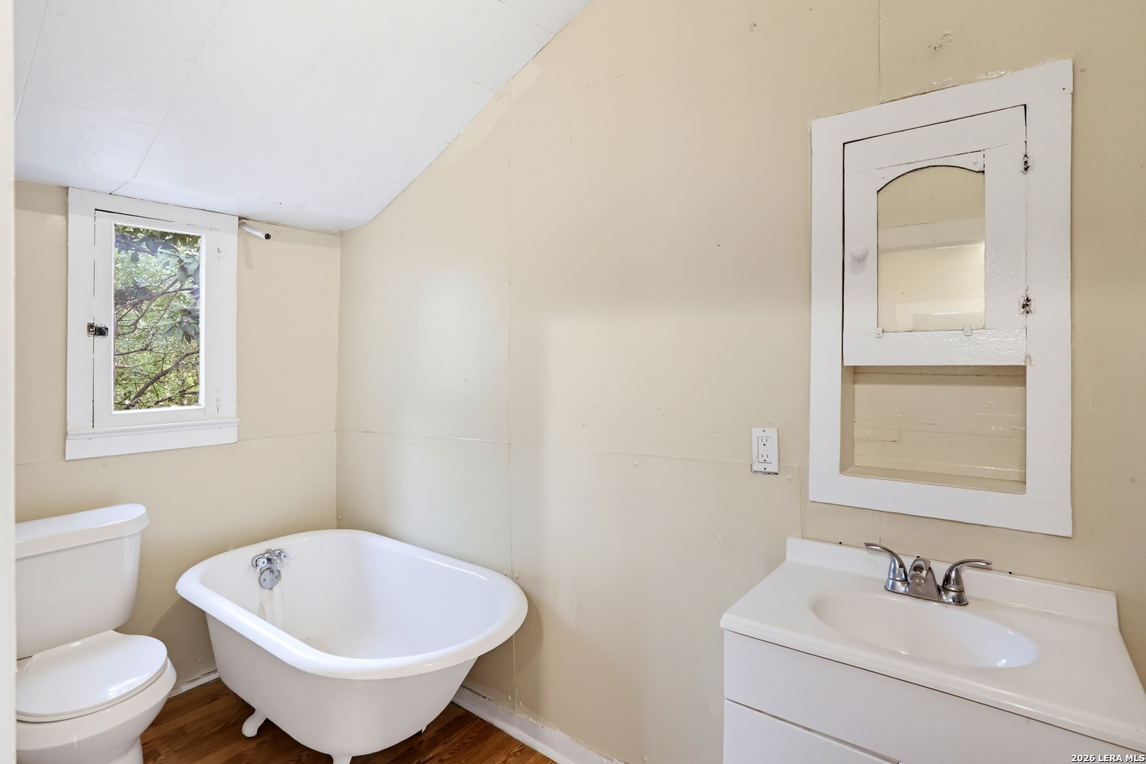 221 W Washington Seguin TX 78155