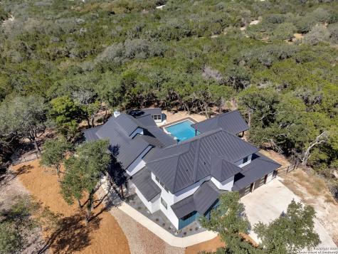 320 Private Road 1709 Mico TX 78056