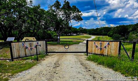 1841 Oak Meadows Canyon Lake TX 78133