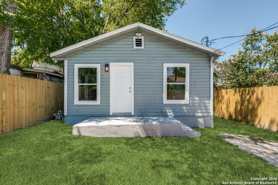 2017 Lyons Street San Antonio TX 78207