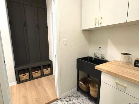 1014 Flagstone Drive San Antonio TX 78260
