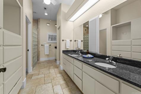 15529 Escarpment Oak Helotes TX 78023