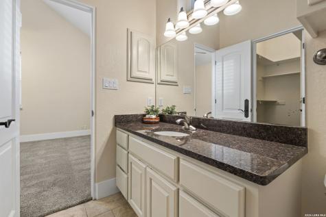 15529 Escarpment Oak Helotes TX 78023