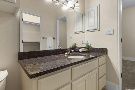15529 Escarpment Oak Helotes TX 78023