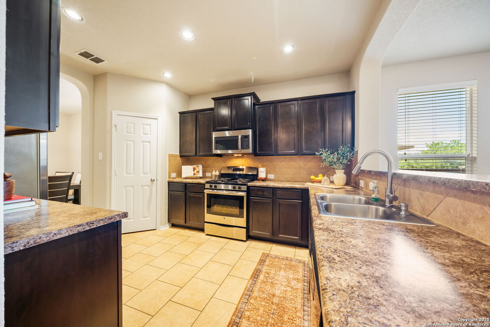 133 Finch Knoll San Antonio TX 78253