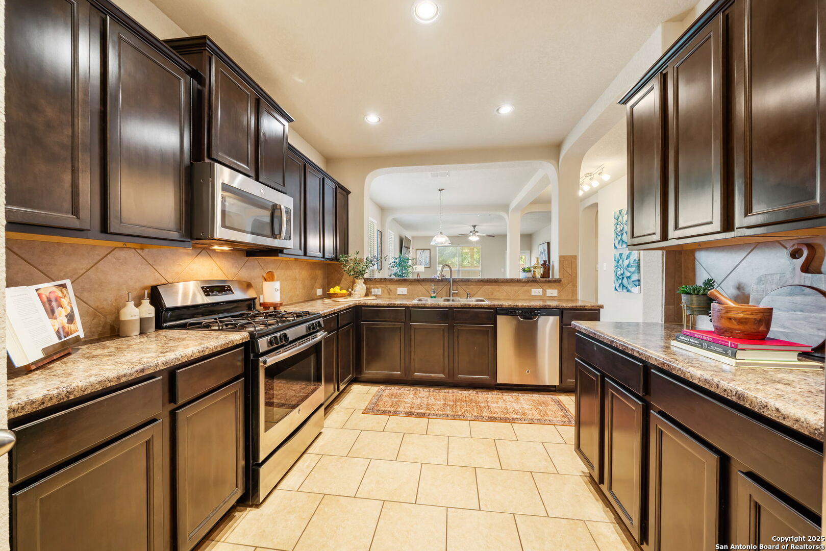 133 Finch Knoll San Antonio TX 78253