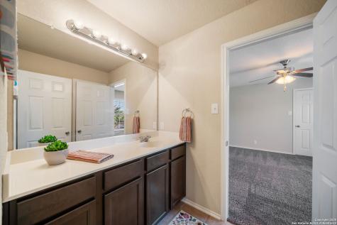 133 Finch Knoll San Antonio TX 78253