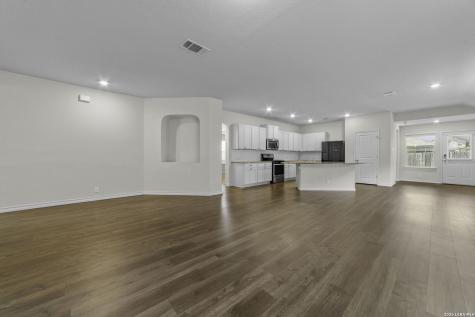 258 Empress Brilliant San Antonio TX 78253