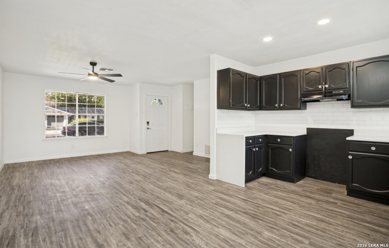 9506 Cliff Way Street San Antonio TX 78250