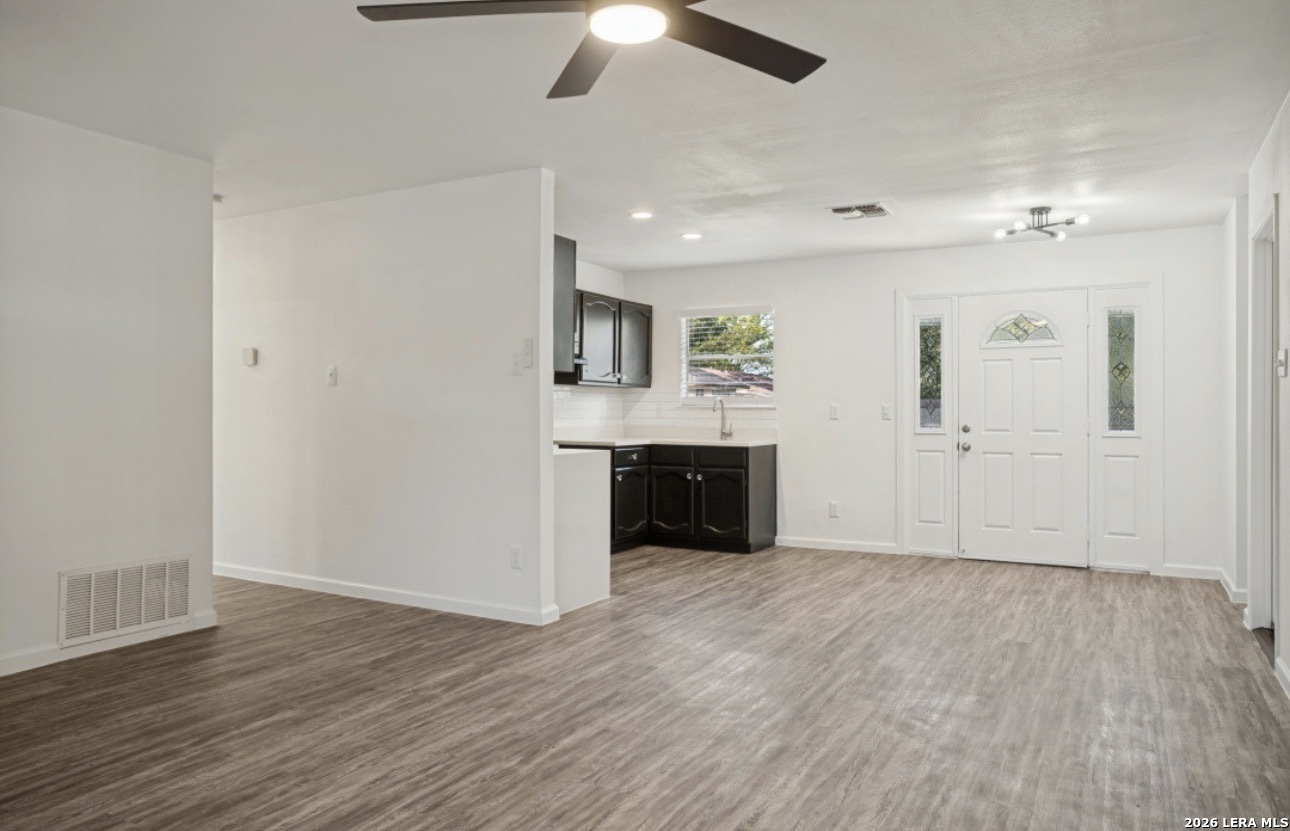 9506 Cliff Way Street San Antonio TX 78250