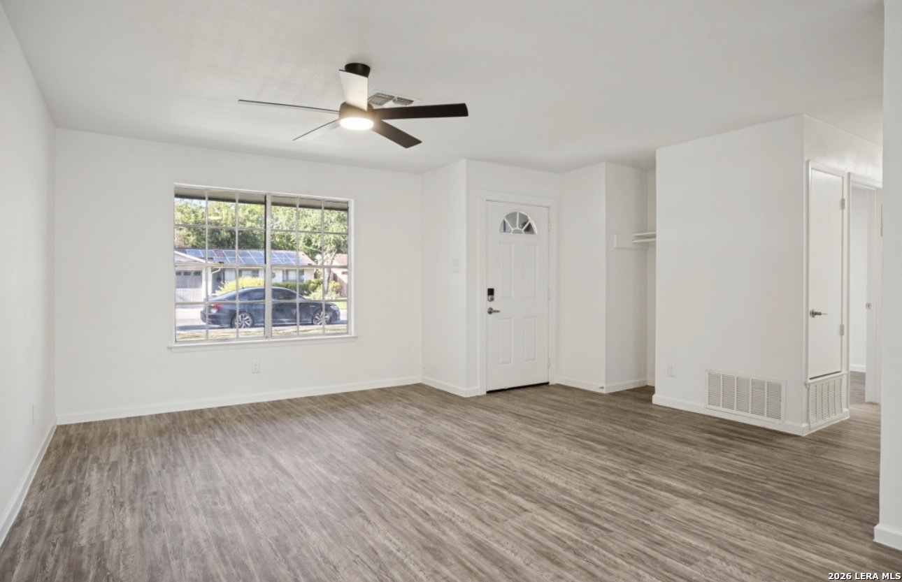 9506 Cliff Way Street San Antonio TX 78250