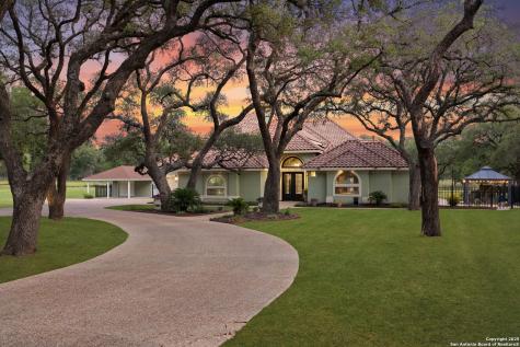 443 Rosewood Drive La Vernia TX 78121