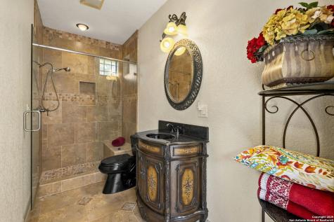 443 Rosewood Drive La Vernia TX 78121