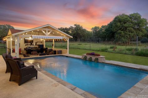 443 Rosewood Drive La Vernia TX 78121