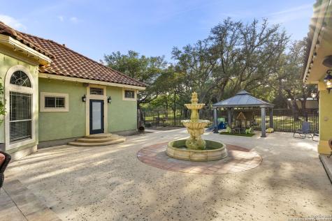 443 Rosewood Drive La Vernia TX 78121