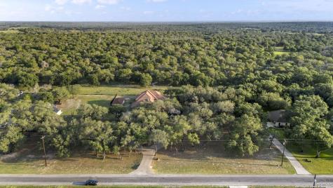 443 Rosewood Drive La Vernia TX 78121